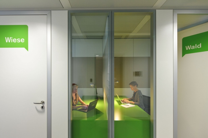 葛蘭素史克現(xiàn)代時尚辦公室設(shè)計