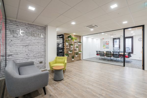 辦公室裝修風(fēng)格體現(xiàn)行業(yè)類型